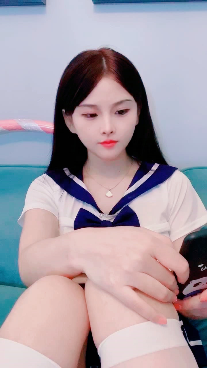 纯欲系嫩模小优完美身材诱人美乳挑逗15封面