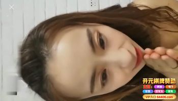 大表姐SM调教呲你一脸尿不当人似的操封面